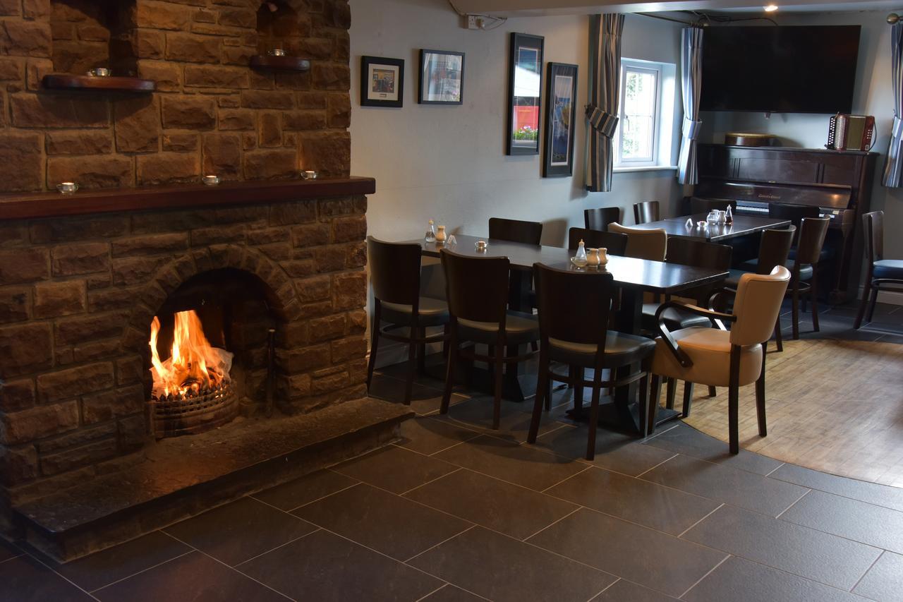 An Bothar Pub Hotel Brandon Creek Exterior photo